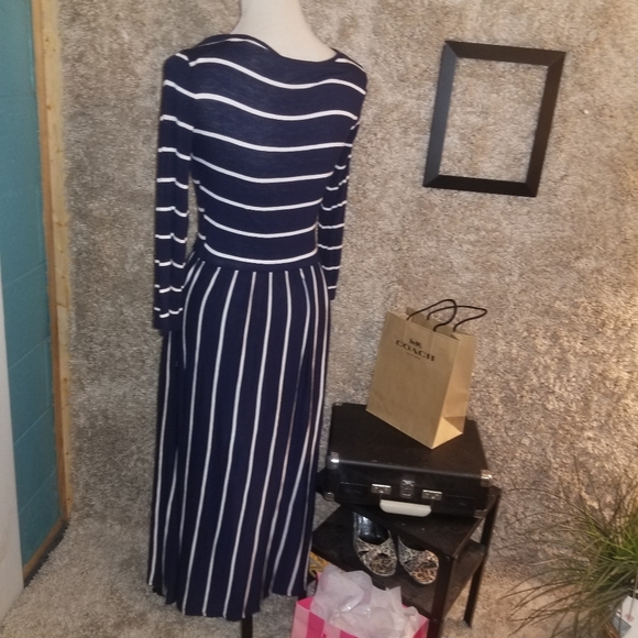 2/10 striped dress with pockets - Picture 2 of 5
